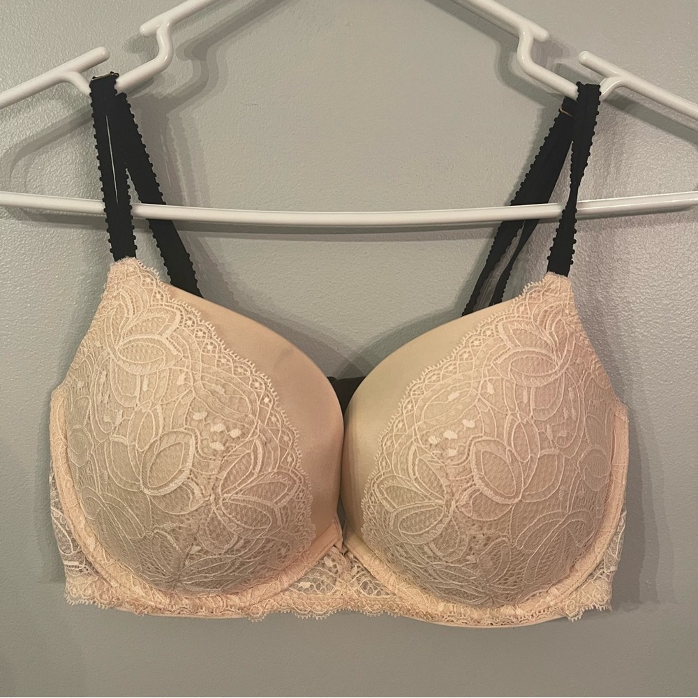 Victoria’s Secret 34DD Very Sexy Push-up bra